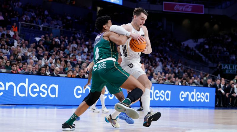 Madrid-Unicaja: Una pésima segunda mitad hace añicos el asalto del Movistar Arena