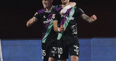 Portazo de Larrubia para tumbar a un Granada imperial en casa