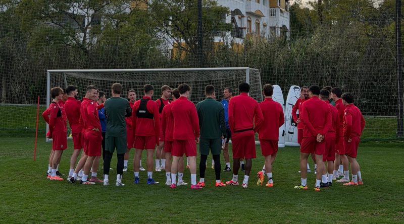 La Cultural Leonesa prepara en Marbella el partido contra el Málaga