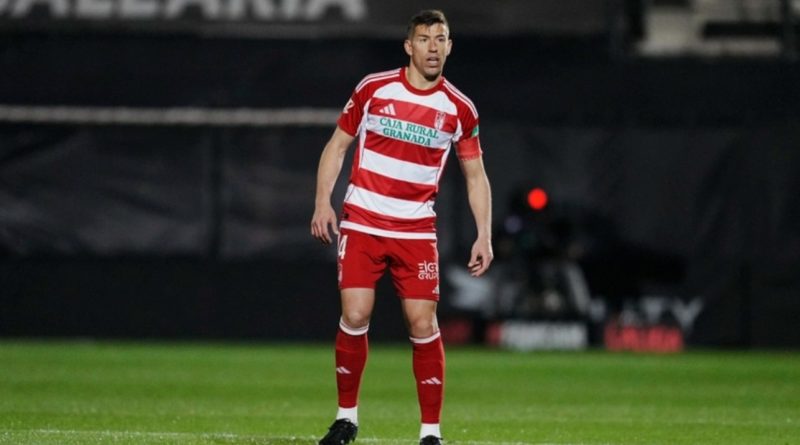 El Granada pierde a uno de sus pilares antes de recibir al Málaga: Rubén Alcaraz, lesionado