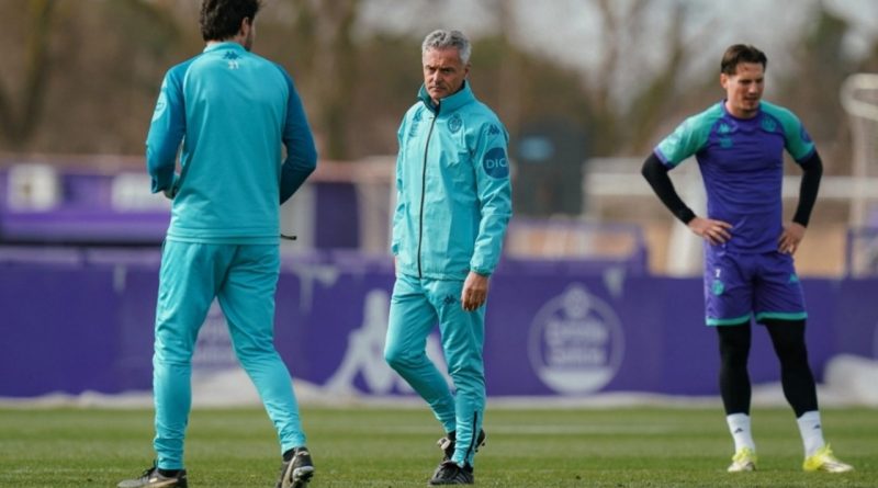 Fran Escribá avisa sobre el Málaga: "Va a haber fases en las que pueden dominarnos"