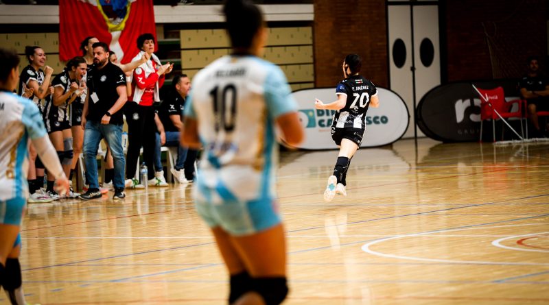 Un arreón en los últimos cinco minutos mantiene con vida a las panteras en Europa (24-26)