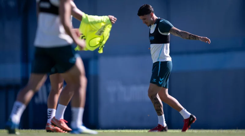 Aaron Ochoa y Murillo regresan a los entrenamientos con normalidad