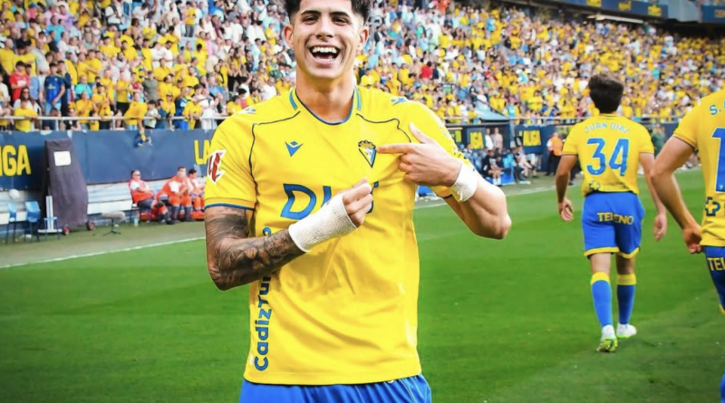 Antonio Cordero, sin sitio en Inglaterra, regresará a la Liga Hypermotion