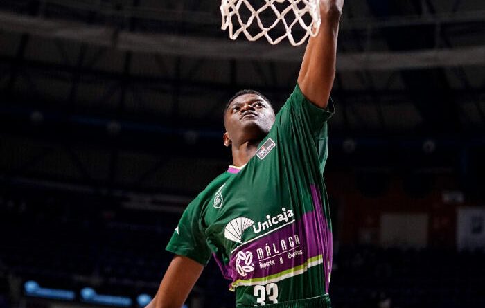 El Unicaja pierde a Yannick Nzosa para los próximos tres meses