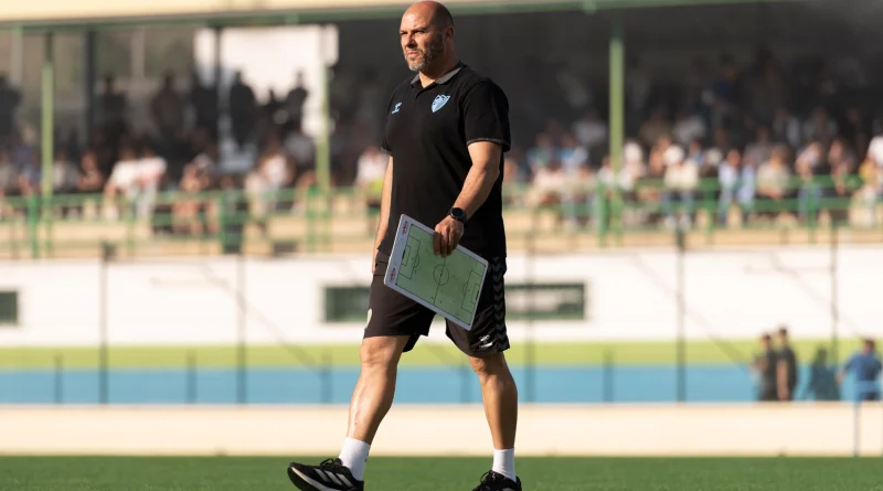 El Atco. Malagueño, con la pólvora mojada, cae derrotado en su debut liguero