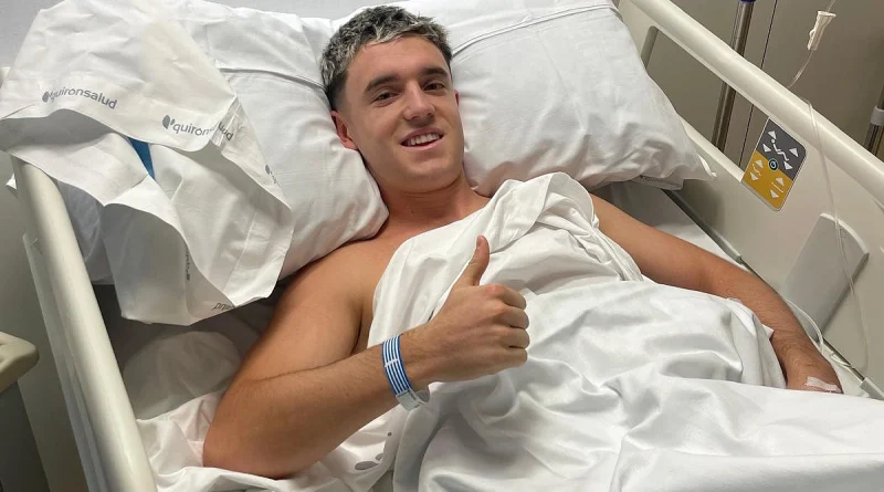 Aaron Ochoa es operado con éxito en Madrid